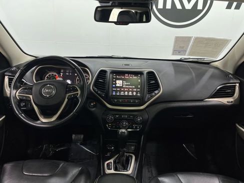 Used 2018 Jeep Cherokee Limited w/ Technology Group image 20