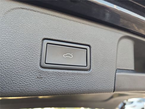 Used 2021 Volkswagen Atlas SE AWD/4WD image 33