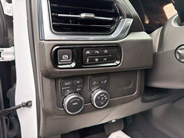 Used 2025 GMC Yukon Denali AWD/4WD image 35