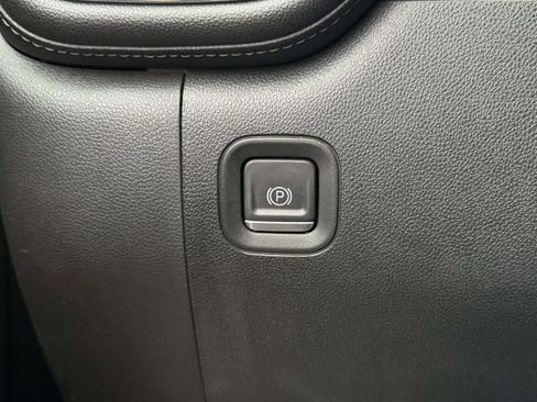 Used 2021 Chevrolet Silverado 1500 RST image 19