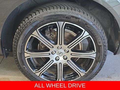 Used 2018 Volvo XC60 T8 Inscription w/ Advanced Package AWD/4WD image 32