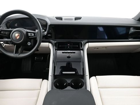 Certified 2026 Porsche Panamera image 9