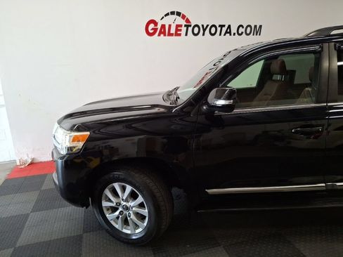 Used 2016 Toyota Land Cruiser AWD/4WD image 5