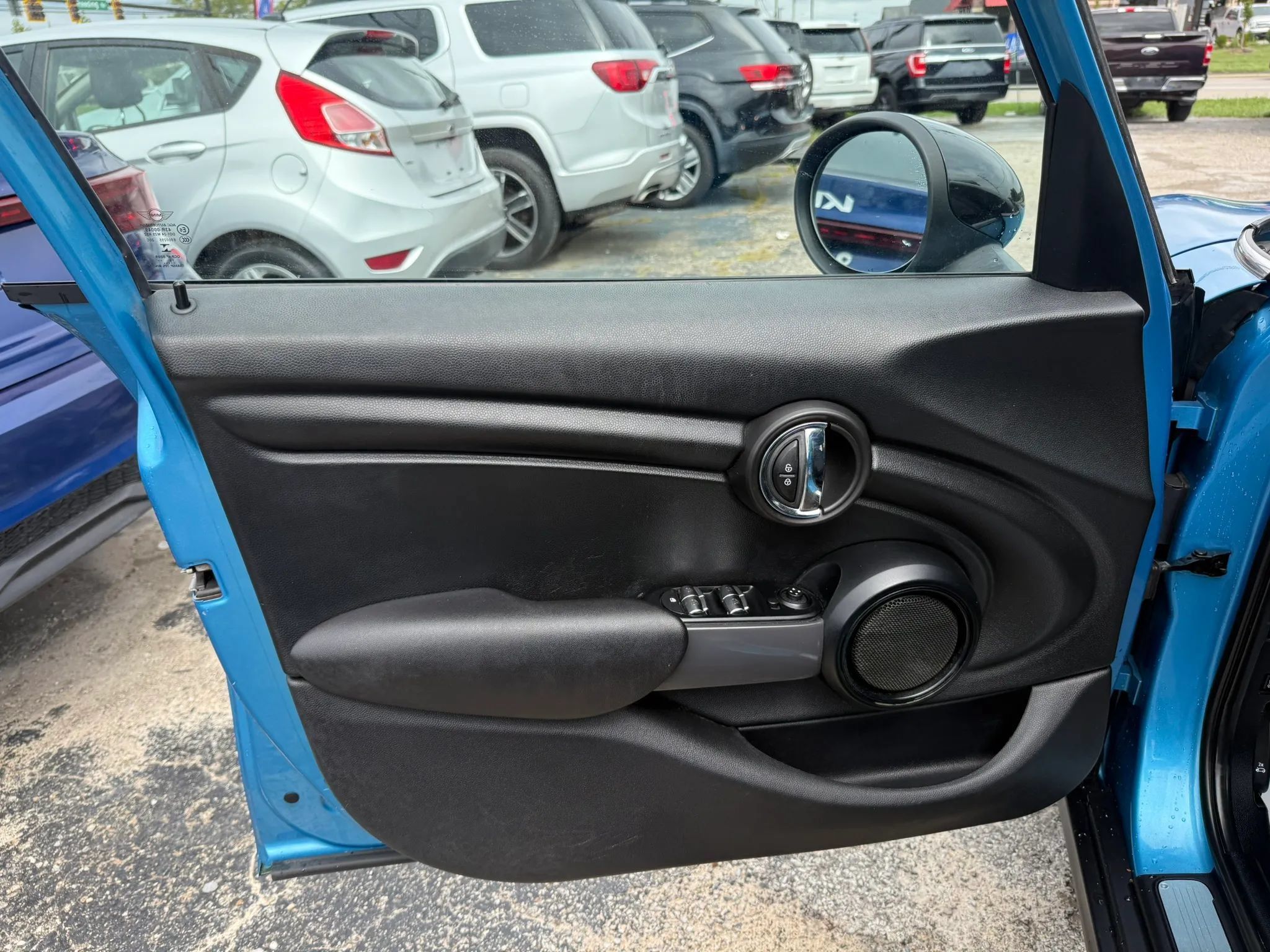 Used 2016 MINI Cooper 4-Door Hardtop FWD image 10