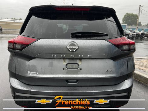Used 2025 Nissan Rogue SV AWD/4WD image 4
