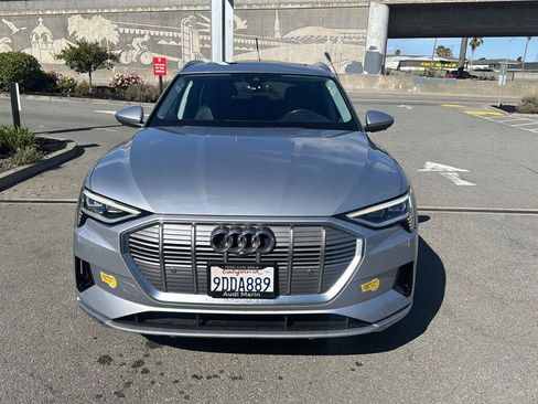 Used 2022 Audi e-tron Premium Plus AWD/4WD image 3