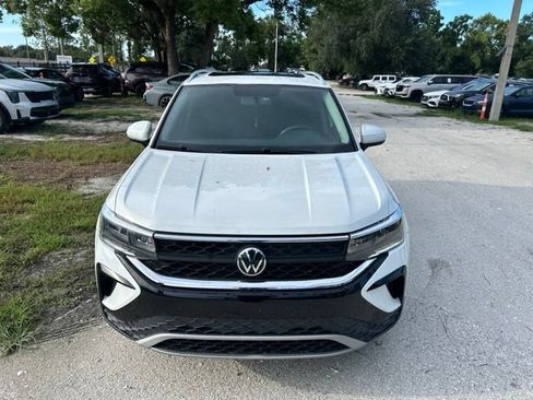 Used 2022 Volkswagen Taos SE FWD image 15