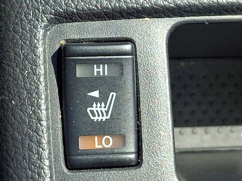 Used 2016 Nissan Rogue SV w/ SV Premium Package AWD/4WD image 24