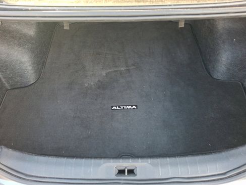 Used 2024 Nissan Altima 2.5 SV image 18