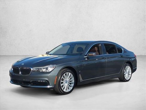 Used 2017 BMW 740e xDrive image 1