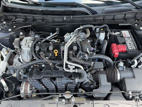 Used 2024 Nissan Altima 2.5 SV FWD image 31