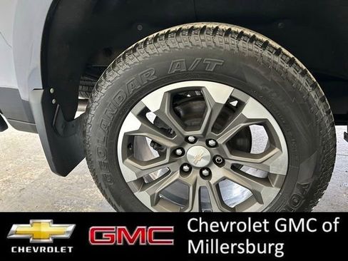 Used 2022 Chevrolet Silverado 1500 High Country w/ Technology Package AWD/4WD image 14