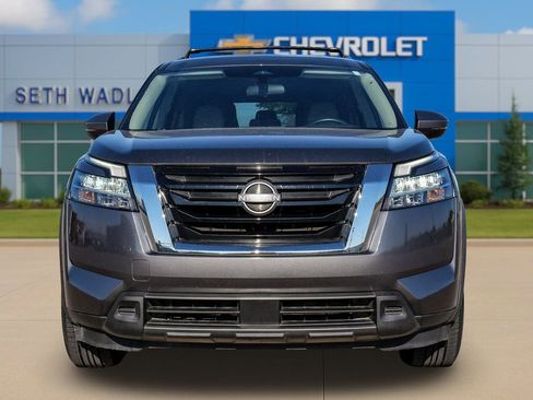 Used 2022 Nissan Pathfinder SV FWD image 2