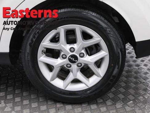 Used 2025 Kia Soul LX w/ LX Technology Package image 32