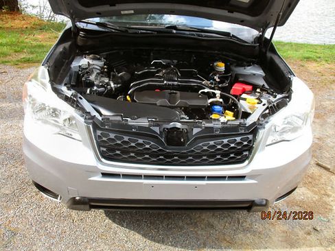 Used 2016 Subaru Forester 2.5i Limited AWD/4WD image 7