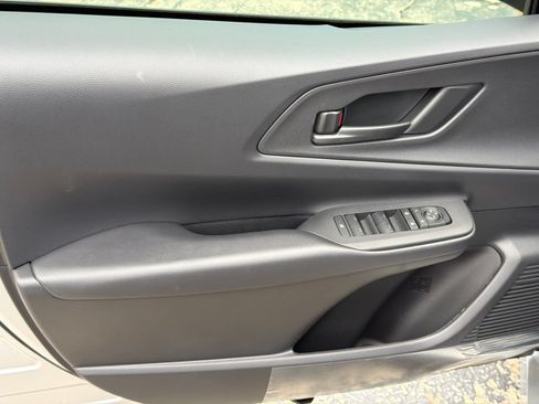 New 2026 Toyota Prius Plug-In Hybrid FWD image 12
