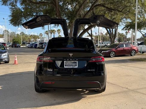 Used 2020 Tesla Model X Long Range image 11