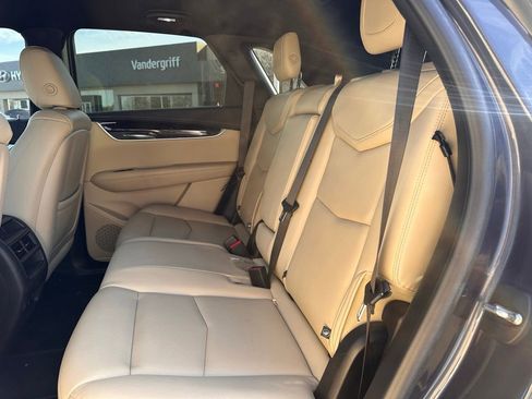 Used 2019 Cadillac XT5 FWD image 18