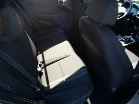 Used 2023 Hyundai Venue SEL FWD image 23
