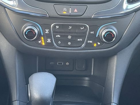 Used 2022 Chevrolet Equinox LT image 25