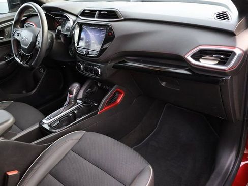 Used 2023 Chevrolet TrailBlazer RS w/ Sun and Liftgate Package image 11