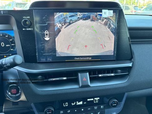New 2026 Subaru Outback Limited AWD/4WD image 19