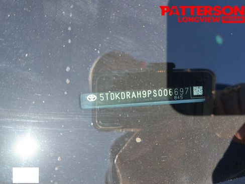Used 2023 Toyota Highlander XLE FWD image 23