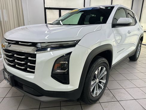 Certified 2025 Chevrolet Equinox LT FWD image 11