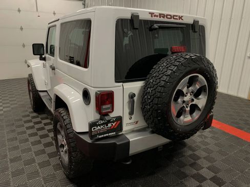 Used 2017 Jeep Wrangler Sahara w/ Connectivity Group image 21