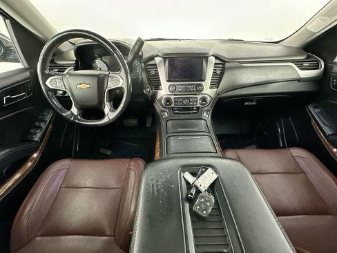 Used 2019 Chevrolet Suburban Premier w/ Premier Plus Edition AWD/4WD image 10