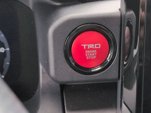 Certified 2025 Toyota 4Runner TRD Off-Road Premium AWD/4WD image 27