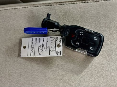 Used 2021 GMC Acadia Denali w/ Denali Technology Package FWD image 35