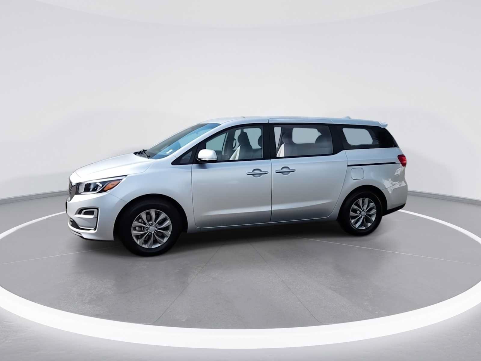 Used 2019 Kia Sedona L FWD image 4