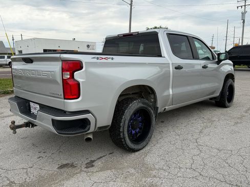 Used 2019 Chevrolet Silverado 1500 Custom w/ Custom Value Package AWD/4WD image 3