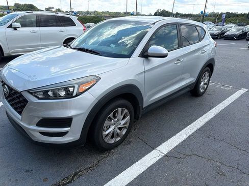 Used 2019 Hyundai Tucson SE FWD image 2