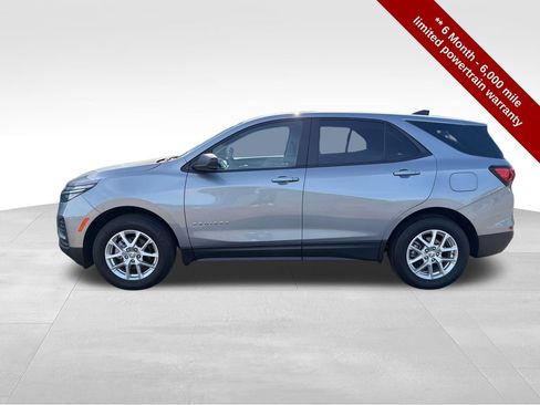 Used 2023 Chevrolet Equinox LS w/ LS Convenience Package AWD/4WD image 2