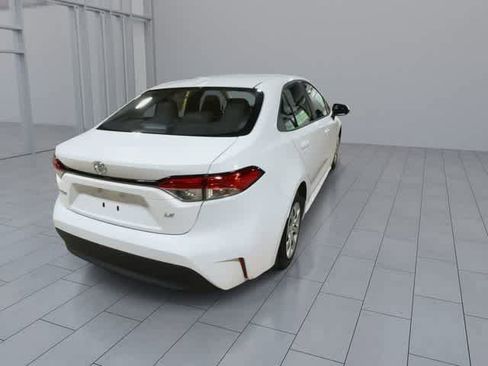 Used 2025 Toyota Corolla LE FWD image 8