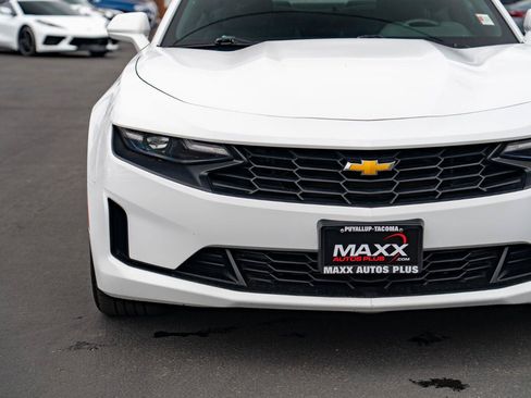 Used 2023 Chevrolet Camaro LT RWD image 5