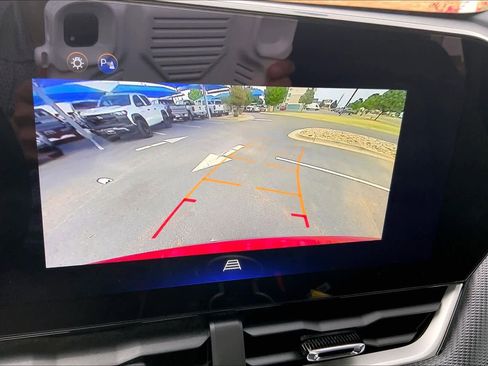 Used 2025 Chevrolet Equinox LT FWD image 26