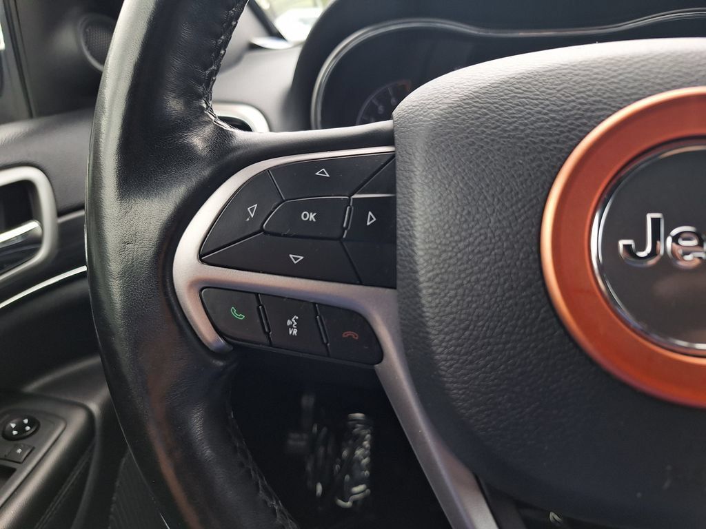 Used 2020 Jeep Grand Cherokee Limited AWD/4WD image 16