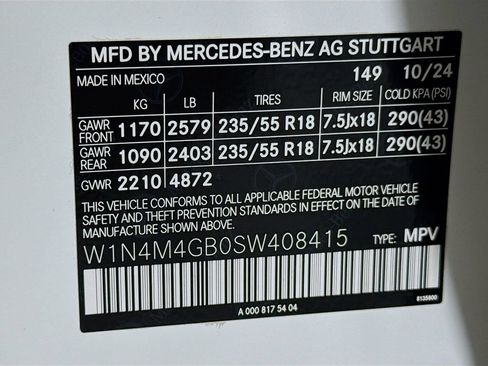 Used 2025 Mercedes-Benz GLB 250 w/ Exclusive Package image 31