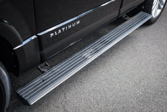 Used 2017 Ford Expedition Platinum AWD/4WD image 16