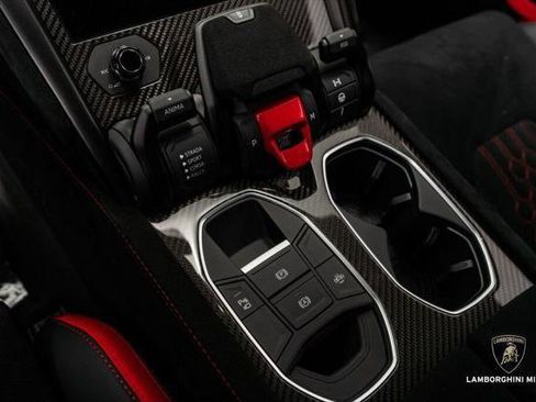 Used 2023 Lamborghini Urus Performante AWD/4WD image 39