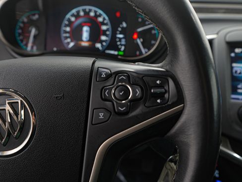 Used 2014 Buick LaCrosse image 25