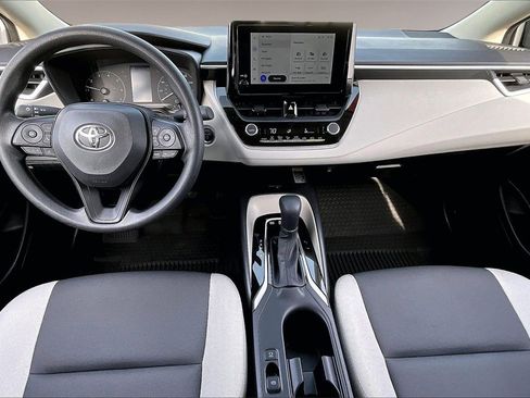 Used 2025 Toyota Corolla LE w/ LE Premium Package image 7