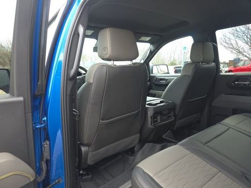 Used 2022 Chevrolet Silverado 1500 ZR2 image 19