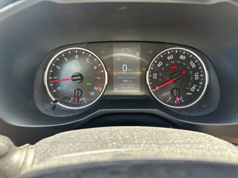 Used 2020 Toyota RAV4 XLE w/ Convenience Package FWD image 6