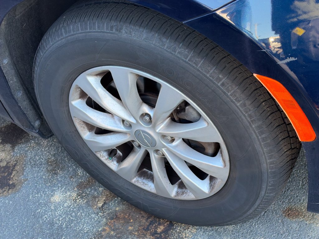 Used 2019 Chrysler Pacifica Touring-L FWD image 9