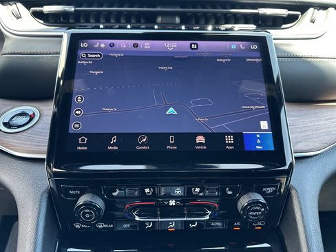 Certified 2025 Jeep Grand Cherokee Summit AWD/4WD image 11