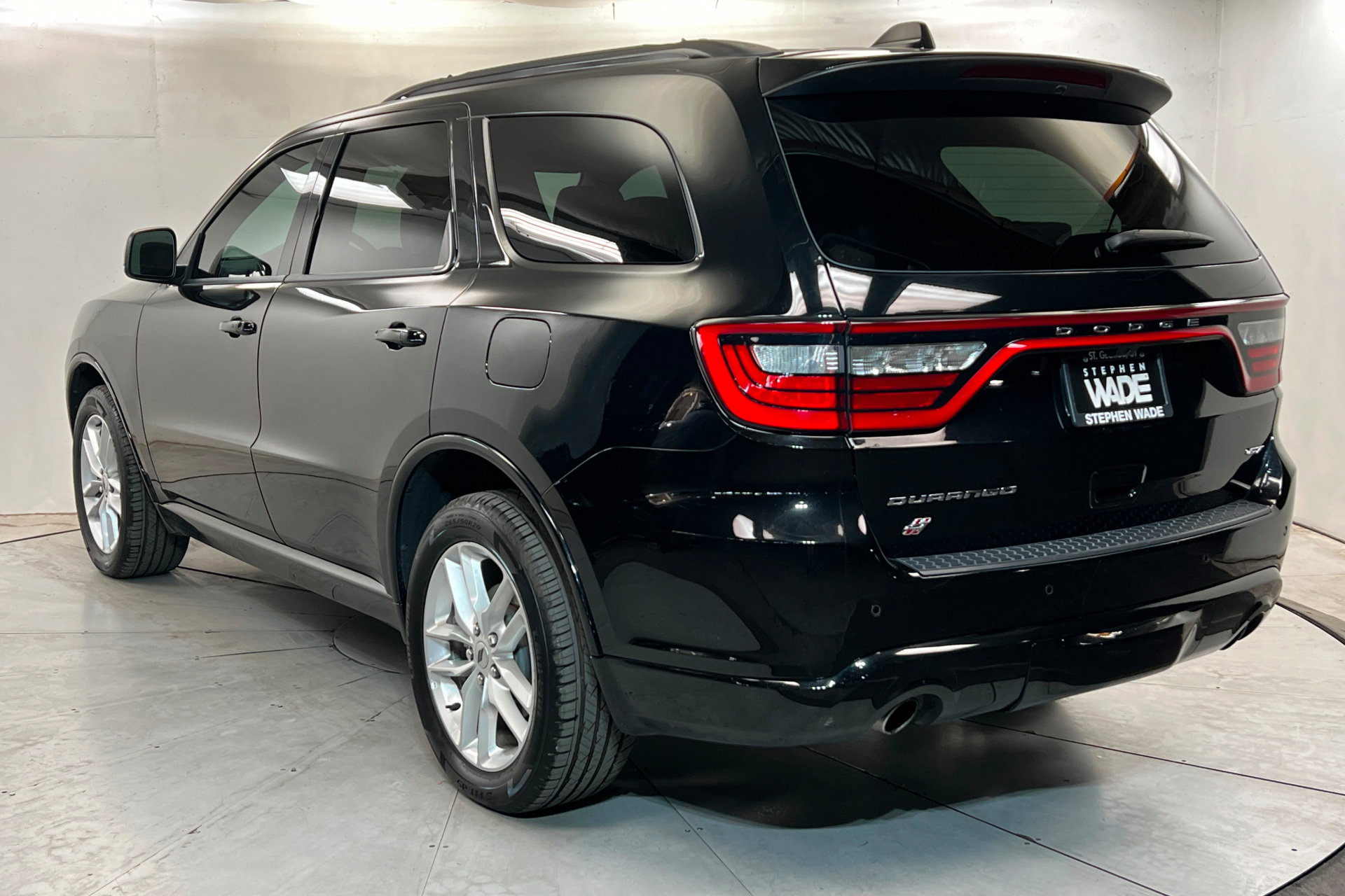 Used 2024 Dodge Durango GT AWD/4WD image 3